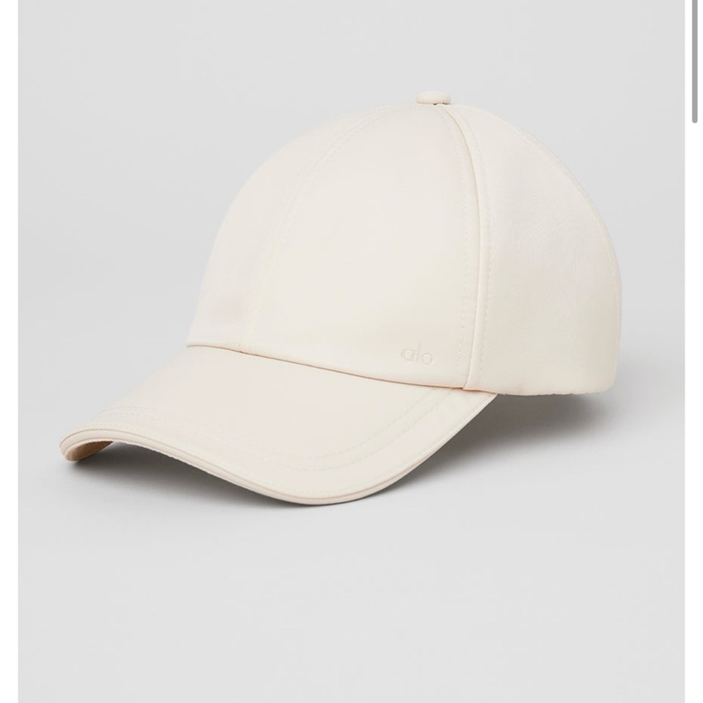 Alo Satin Off-Duty Cap - Creme NWT